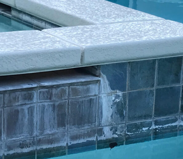 Pool Tile Cleaning Image 3 595x516
